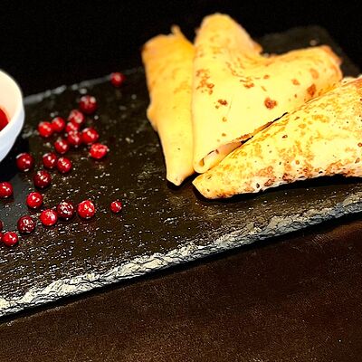 Блинчики с клубничным вареньем в Трактир Распутинский по цене 135 ₽