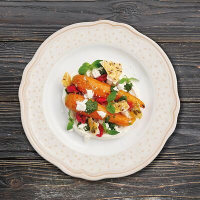 Печеная морковь с вялеными томатами в Fermа по цене 750 ₽