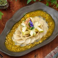 Карпаччо из морского гребешка в Халиф