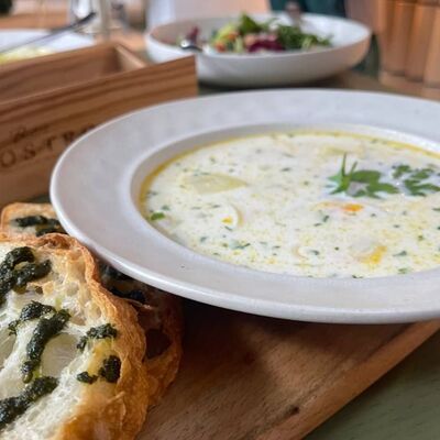 Скандинавский суп с лососемв Bistro Оstro по цене 850 ₽