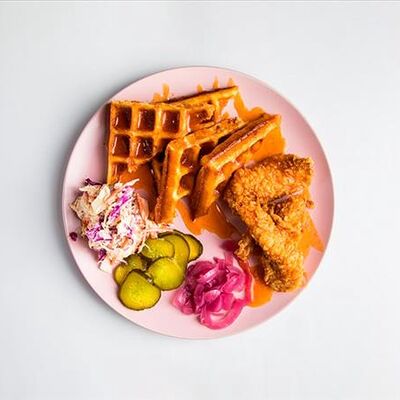 Вафли с курицей хани баттер в Coco по цене 3600 ₸