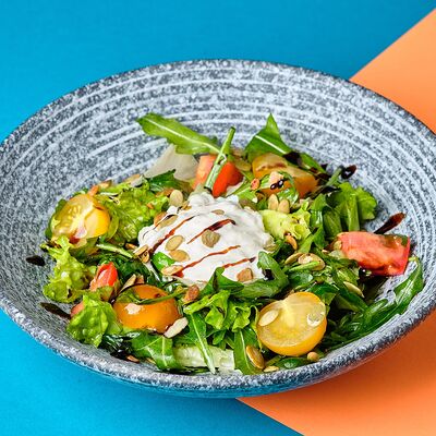 Салат со страчателлой в Mesto Sushi & Grill по цене 610