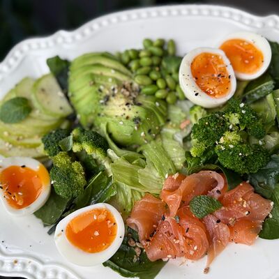 Фитнес микс с лососем в имбирной заправке в Pellegrino по цене 925 ₽