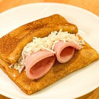 Блин с ветчиной и сыром в Bazar
