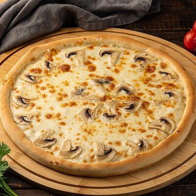 Пицца Жюльен в Lucky Cheese Pizza по цене 1095 ₽