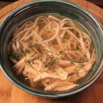 Бульон с лапшой и курицей в 801 по цене 300 ₽