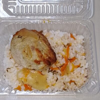 Рис отварной с котлетой в Кулинария уплетайка по цене 111 ₽