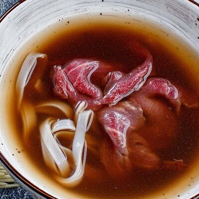 Фо-бо с говядиной и рисовой лапшой в Kamakura по цене 720 ₽