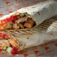 Шаурма с курицей и колбаской пепперони в Гирос SPARTA