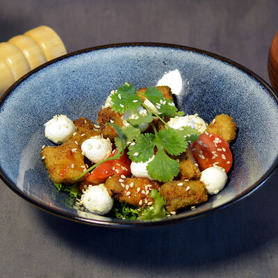 Салат из хрустящего бадриджани в Грузия и вино по цене 550 ₽