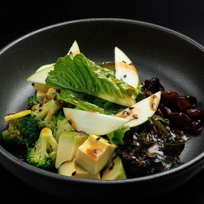 Зеленый салатв Stories по цене 499 ₽