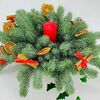 Красная рождественская свеча с искусственной елью нобилис в Дарите красиво по цене 4890