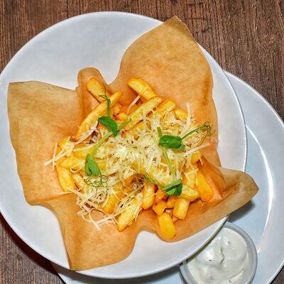 Картофель фри с трюфельным маслом и пармезаном в Bareda по цене 290 ₽