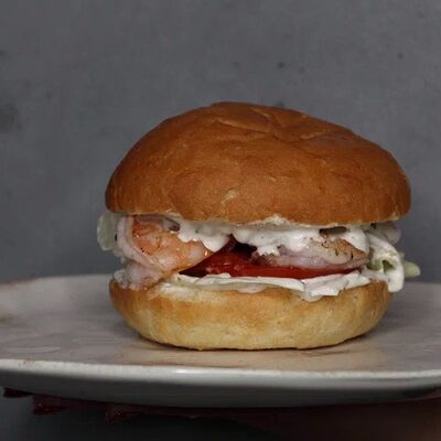 Бургер с креветками в Umami Kitchen's по цене 965 ₽