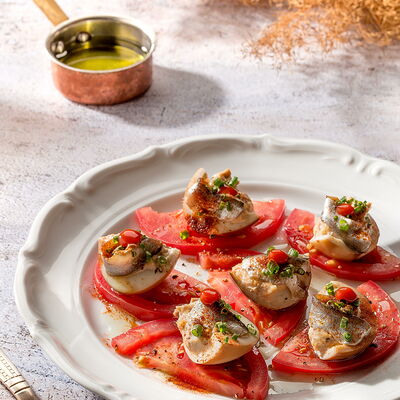 Маринованные яйца с риетом из тунца в Beerократия по цене 490 ₽