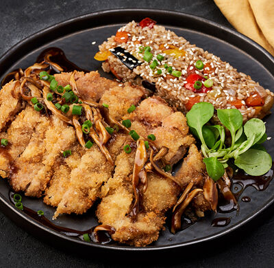 Катсудон (шницель из свиной шеи) с терияки и овощным рисом в Mojo по цене 580