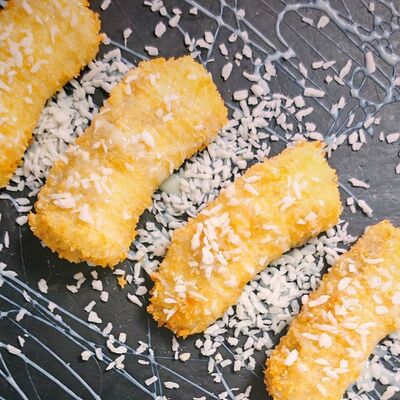 Жареный банан с кокосомв Black Ocean Sushi по цене 380 ₽