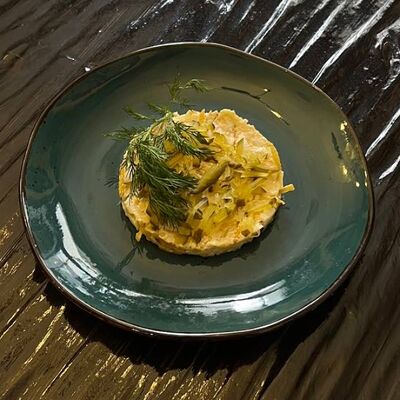 Салат с филе птицы и картофелем пай в Длинный нос по цене 210 ₽