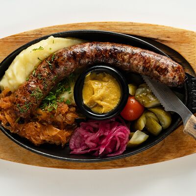 Тюрингская колбаска в CASPARY BRAU по цене 880 ₽