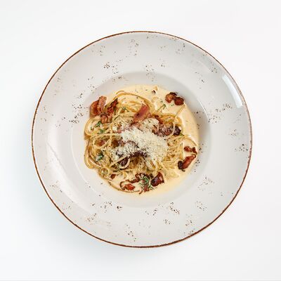 Спагетти Карбонара в White Fox Cafe по цене 825 ₽