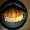 Круассан, индейка, скрэмбл в Chinch по цене 790