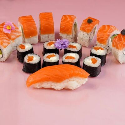 Сет Mood Лосось в Moshi Sushi по цене 1610 ₽