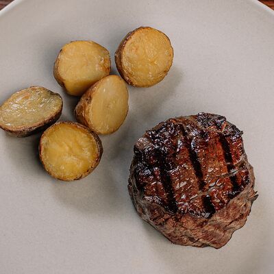 Стейк Филе-миньон Прайм в Steak Me Truck по цене 3249 ₽