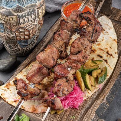 Шашлык из cвинoй шеи в Duran Bar & Grill по цене 1092