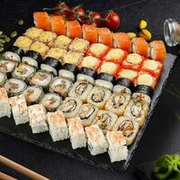 Сет лучших роллов Ваш вечер вкуса в Веселый Самурай Sushi Premium