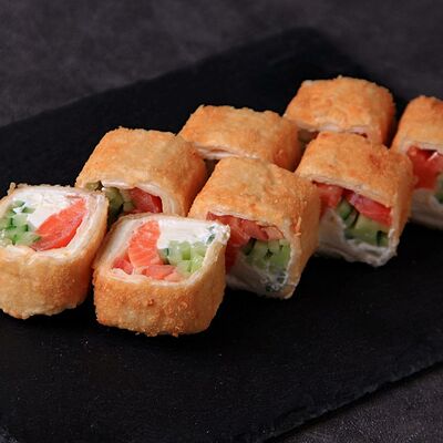 Тортилья с лососем в темпуре в Андеграунд Pizza & Sushi по цене 322 ₽