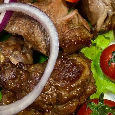 Шашлык из баранины в Мясо на углях Армянская кухня по цене 840 ₽