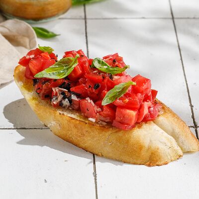 Брускетта с томатами и базиликом в ЛарисуВаннуХочу по цене 320