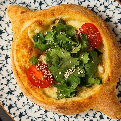 Хачапури с морепродуктами в Вах Гиви! по цене 800 ₽