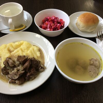 Ланч с бульоном с фрикадельками в Братик Томатик по цене 349 ₽