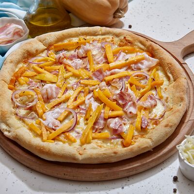Пицца с тыквой, беконом и горгонзолой в Ginza Pizza по цене 590