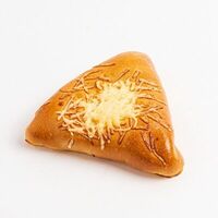 Пирожок с картошкой, моцареллой и пармезаном в Мечтаем