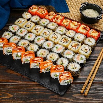 Сет Вкусно, точка ассорти Big Boss в Fast Япония Premium Sushi по цене 3980 ₽