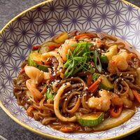 Wok с морепродуктами и соусом том кха в Хариzма