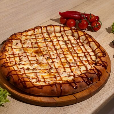 Пицца Барбекю в Плюшка ватрушка по цене 540 ₽