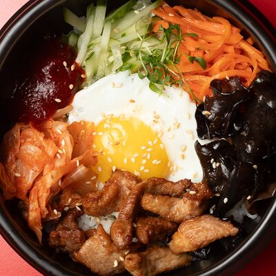 Пибимпап со свининой в Toki Poki по цене 530 ₽