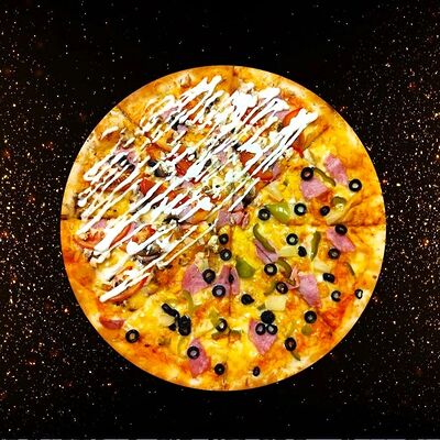 Пицца 50/50 Венеция и Гавайская в Пицца Мафия по цене 1100 ₽