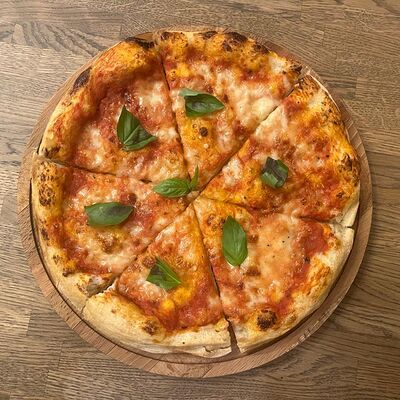 Пицца Маргаритав Опера траттория по цене 880 ₽