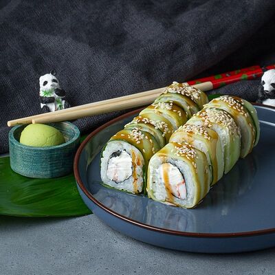 Ролл Урамаки с креветкой в Изи Паб по цене 495 ₽