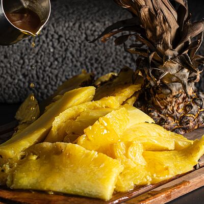 Целый ананас на грилев Meat Coin по цене 2800 ₽