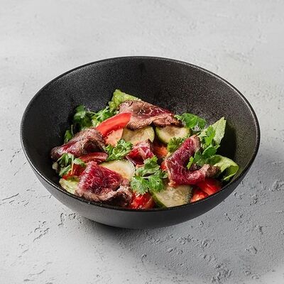 Салат с Ростбифом в Гриль-паб ЕрмолаевЪ по цене 545 ₽