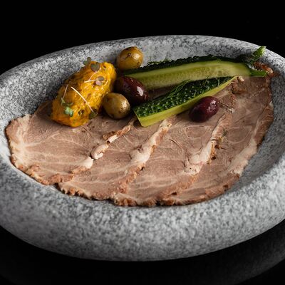 Буженина с соусом релиш в Первый по цене 670 ₽