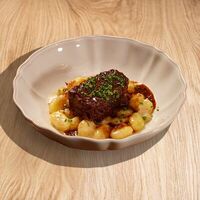 Говяжья щека, ньокки и трюфельная паста в Итальянское бистро Figata