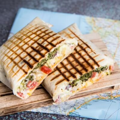 Бурито с курицей в OMAKASE SUSHI ROLLS по цене 1299 ₽