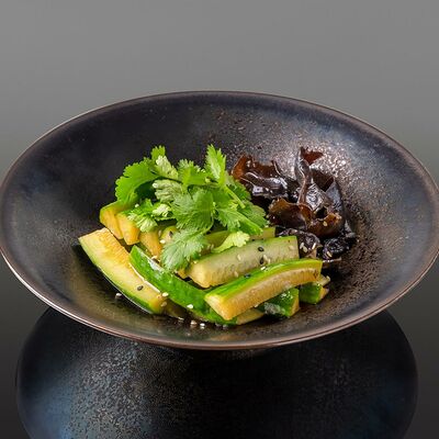 Салат Битые огурцы в OUGI по цене 620 ₽