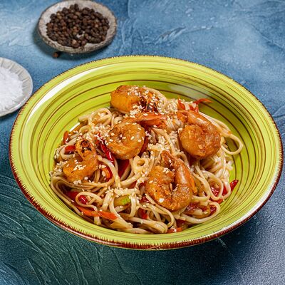 Вок лапша удон с креветкой в Фиеста по цене 760 ₽